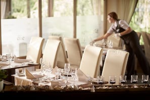 Breakfast, lunch, dinner served; Regional cuisine, garden views