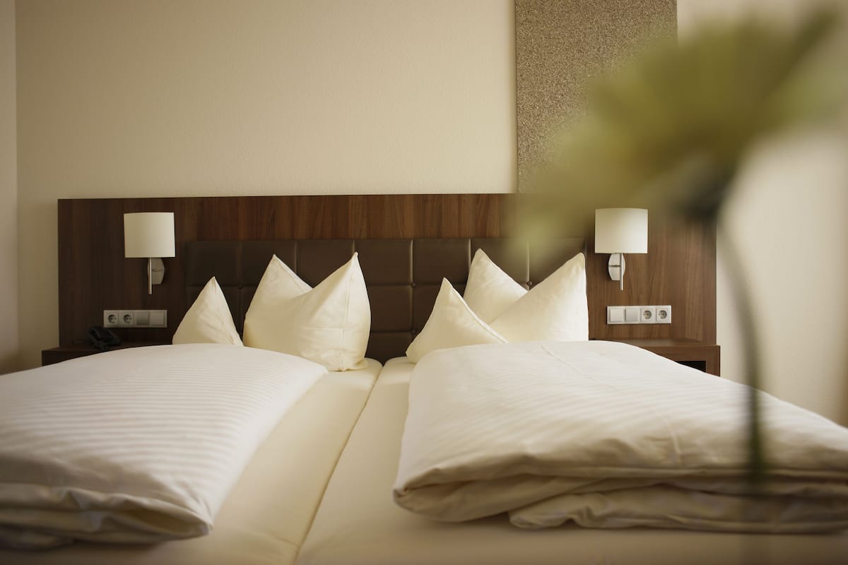 premium bedding, in-room safe, desk, laptop workspace