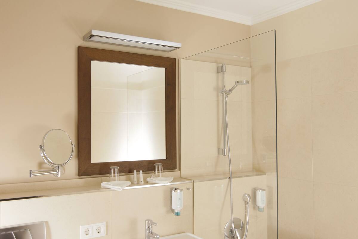 cosy single room | bathroom | free toiletries, hair dryer, bathrobes, slippers