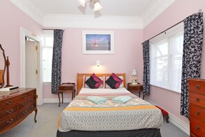 Standard Double Room, Ensuite | Premium bedding, Select Comfort beds, individually decorated - Richmond Guest House Bed & Breakfast (Wellington)