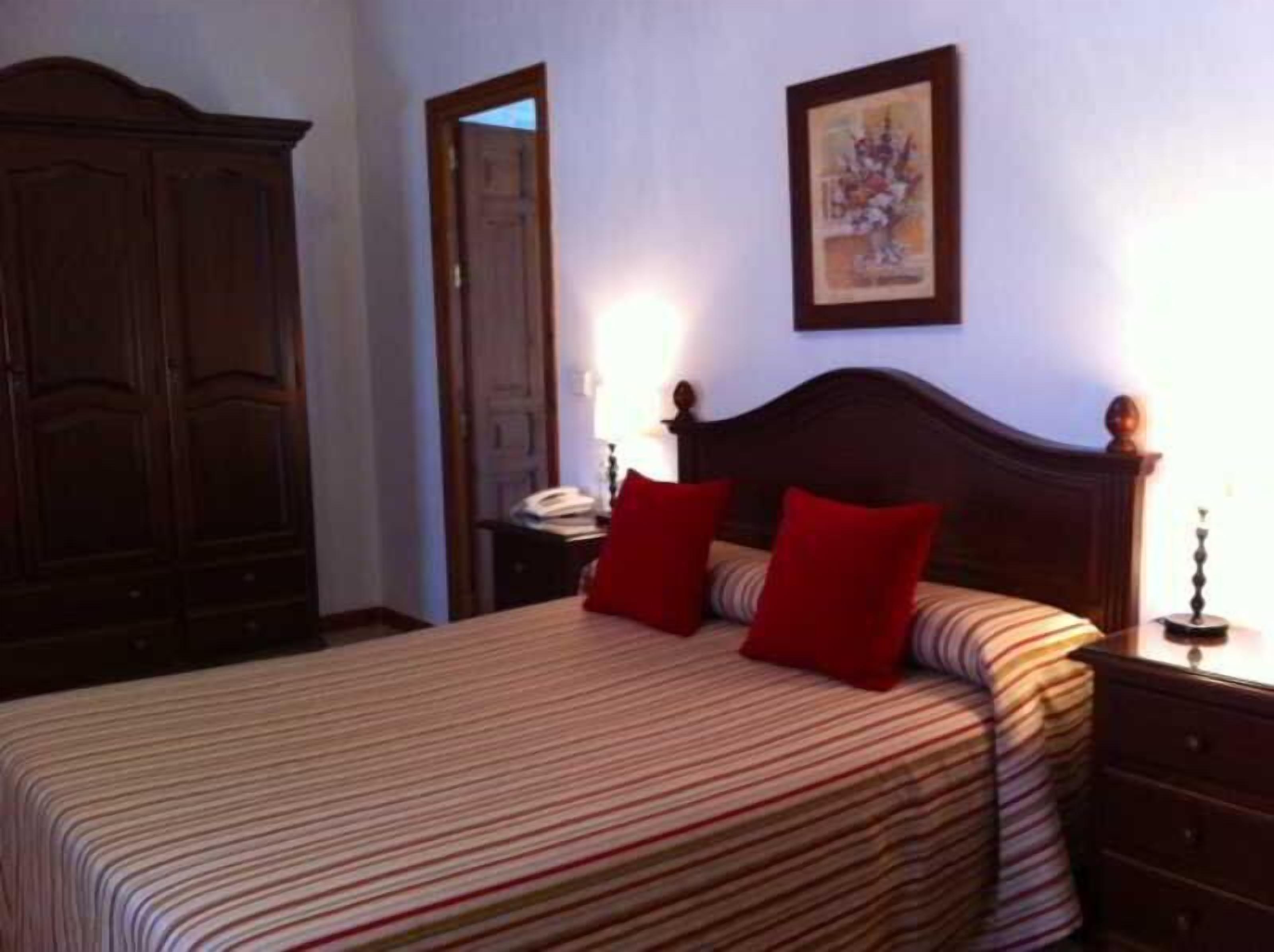 1 bedroom, down comforters, desk, blackout drapes
