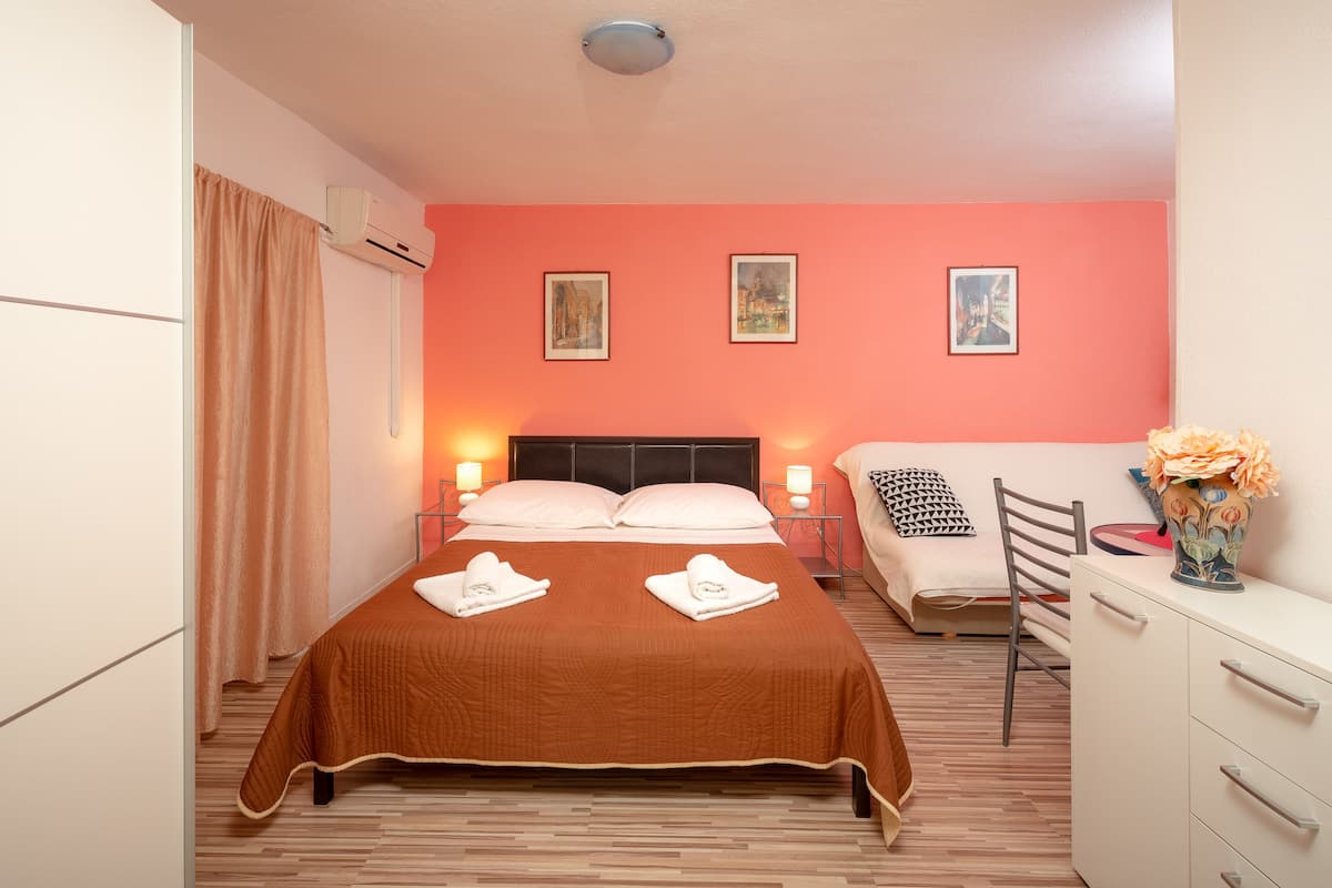 Triple Room (Zoran)