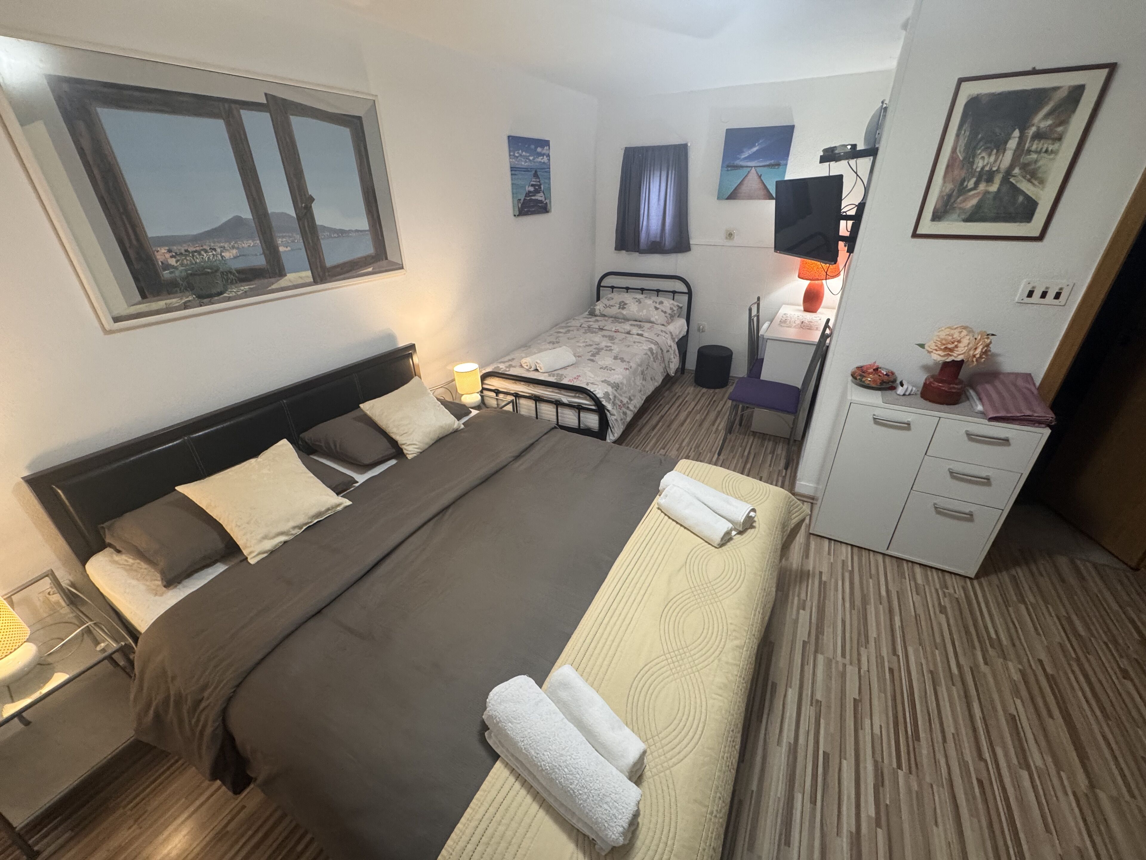 Triple Room (Zoran) | Memory-foam beds, blackout curtains, free WiFi