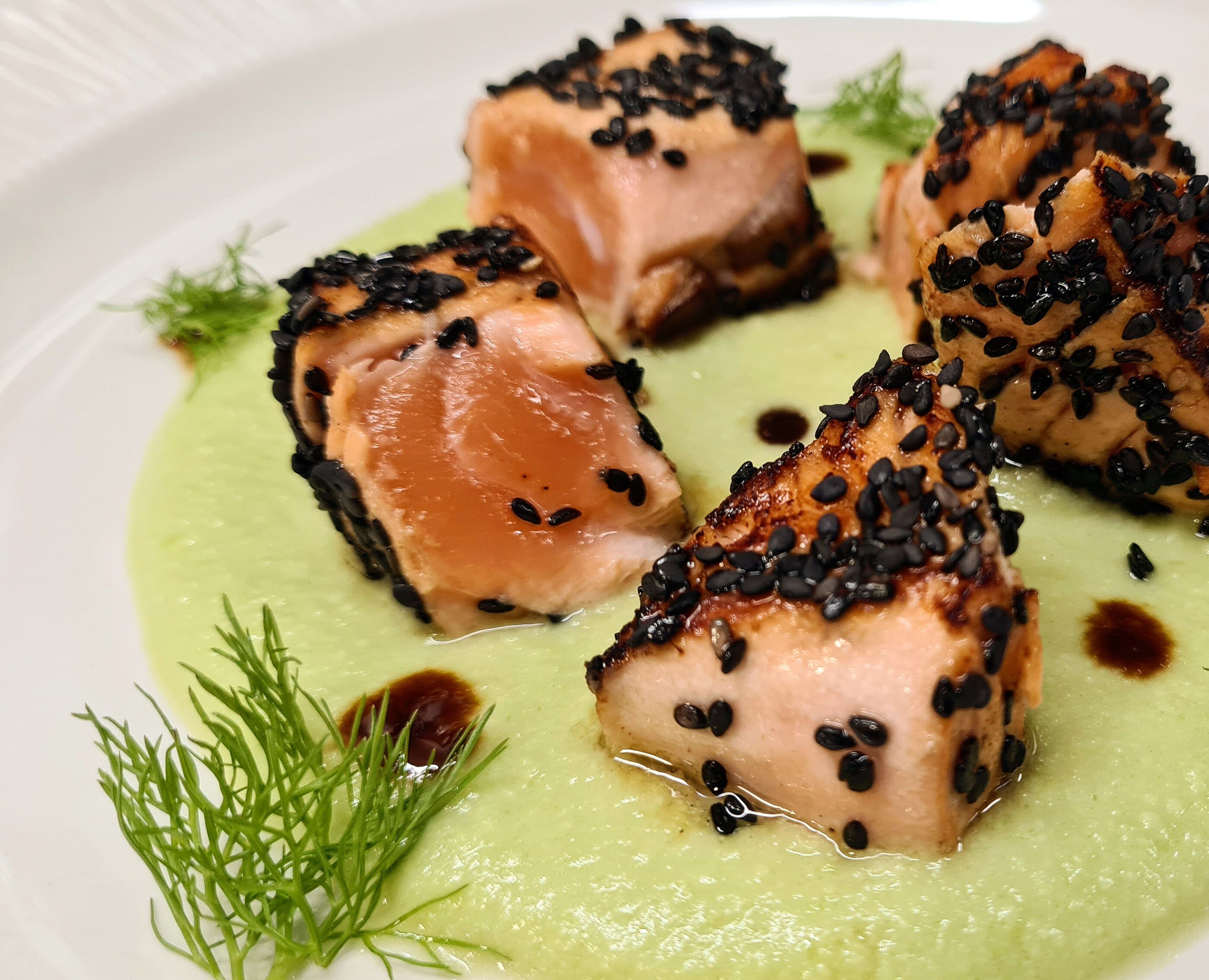 2 restaurants, breakfast served