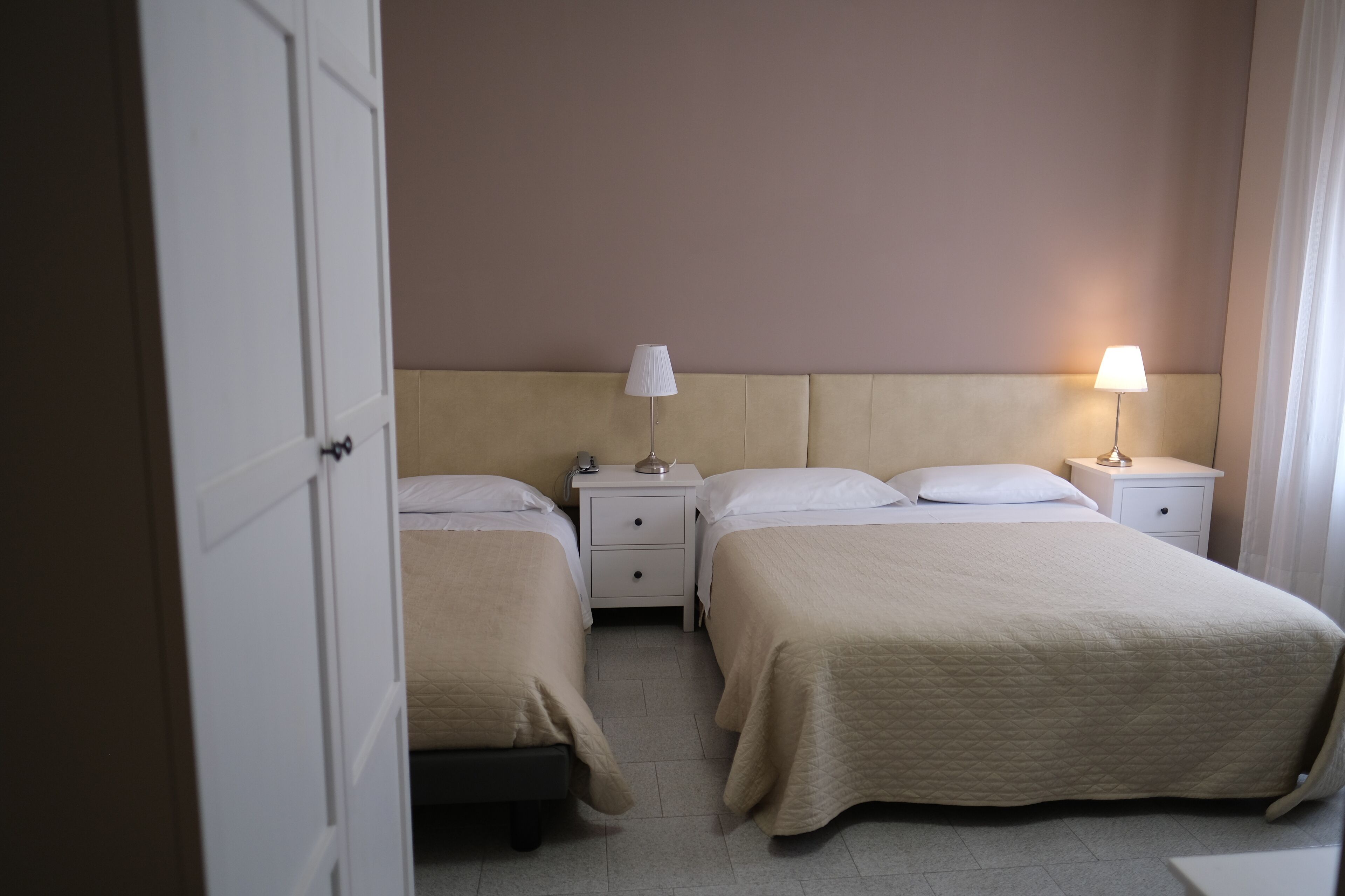 triple room | minibar, desk, iron/ironing board, free wifi