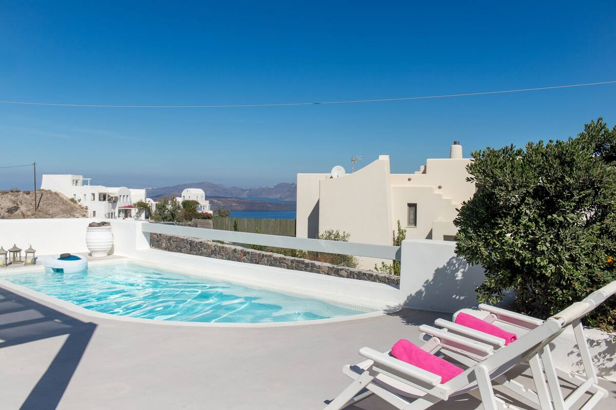 Apartment ,2 Bedrooms , Private Plunge Pool, Partially Caldera View | Piscine privée