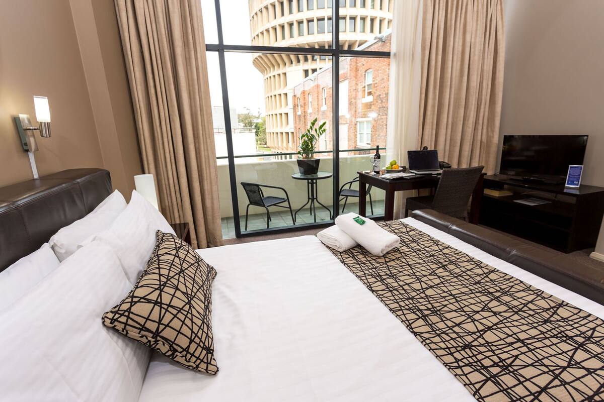 Balcony Room  | Desk, blackout drapes, iron/ironing board, WiFi (free)