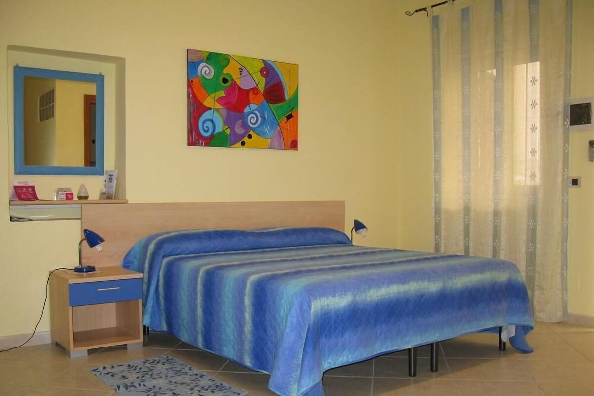Comfort Triple Room, Private Bathroom | Premium bedding, down comforters, individually furnished, desk