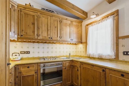 Apartment | In-room safe, individually furnished, desk, blackout drapes