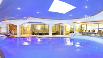 2 Innenpools, Liegestühle