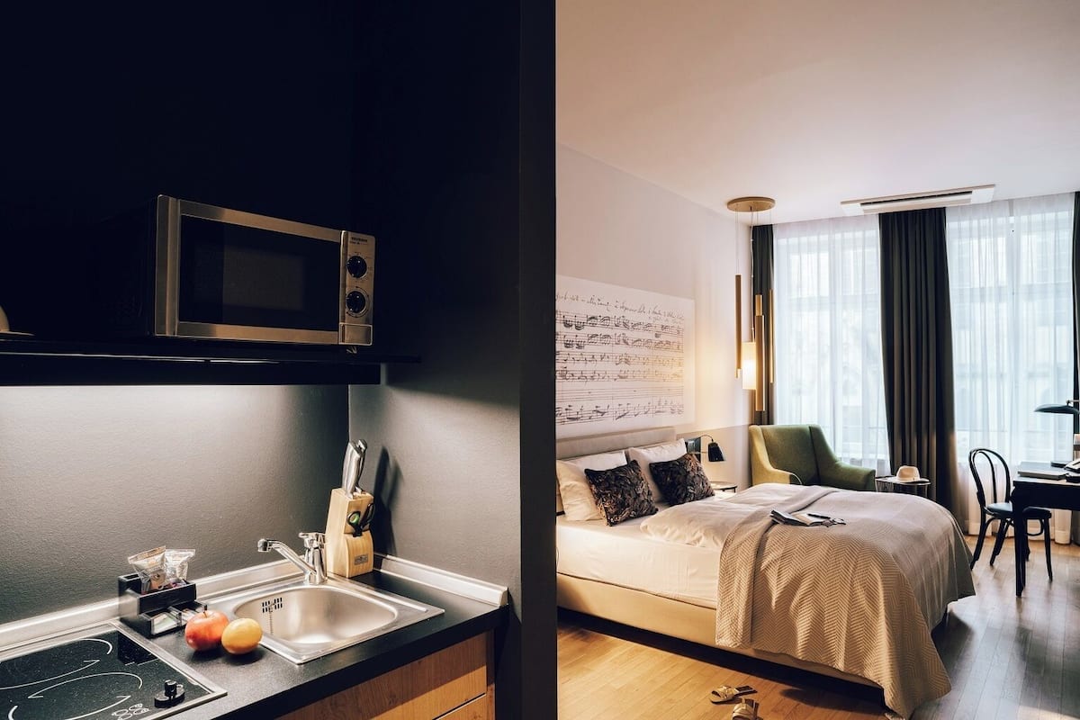 city studio | 1 bedroom, premium bedding, minibar, in-room safe