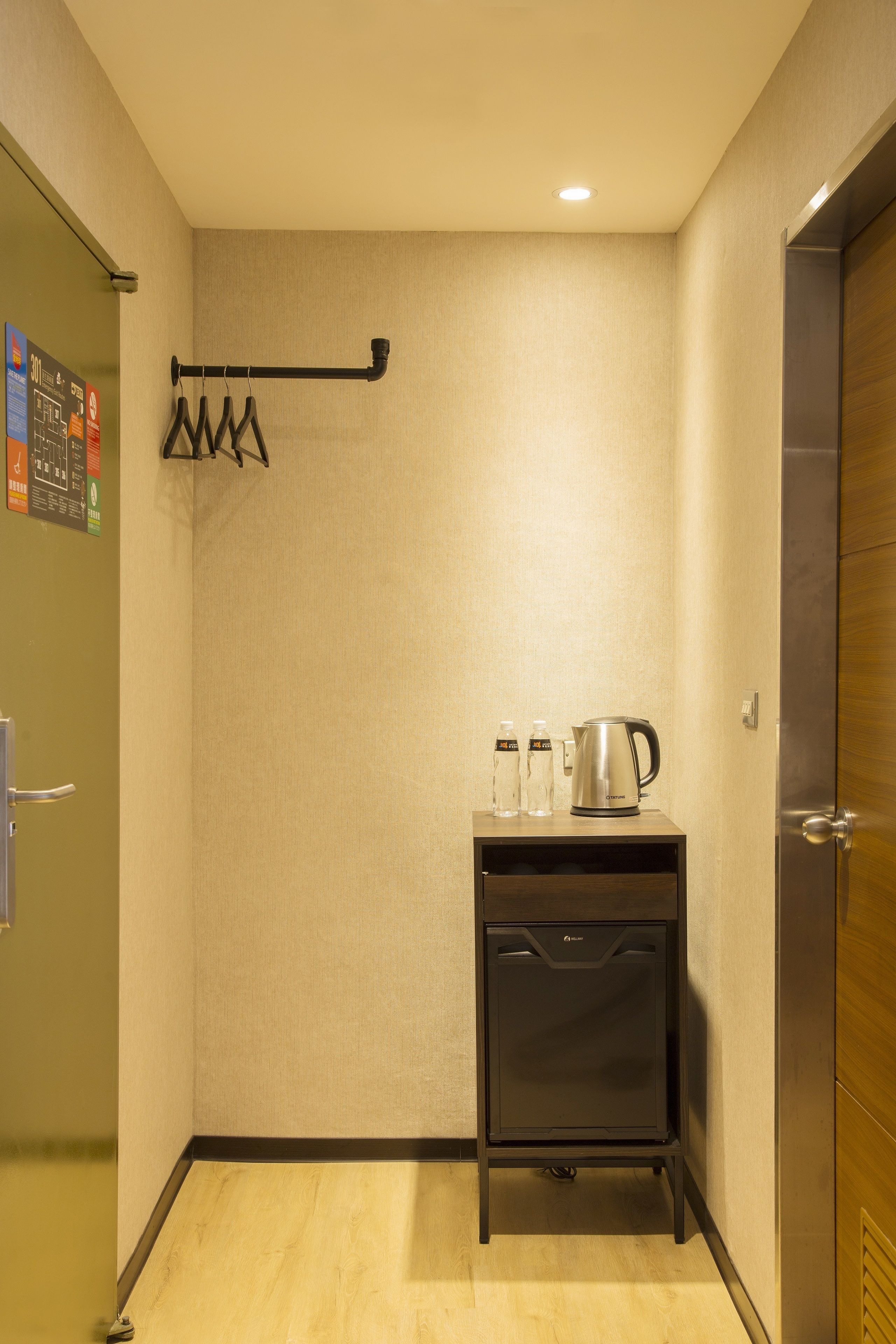 business twin room, 2 single beds | in-room safe, desk, free wifi