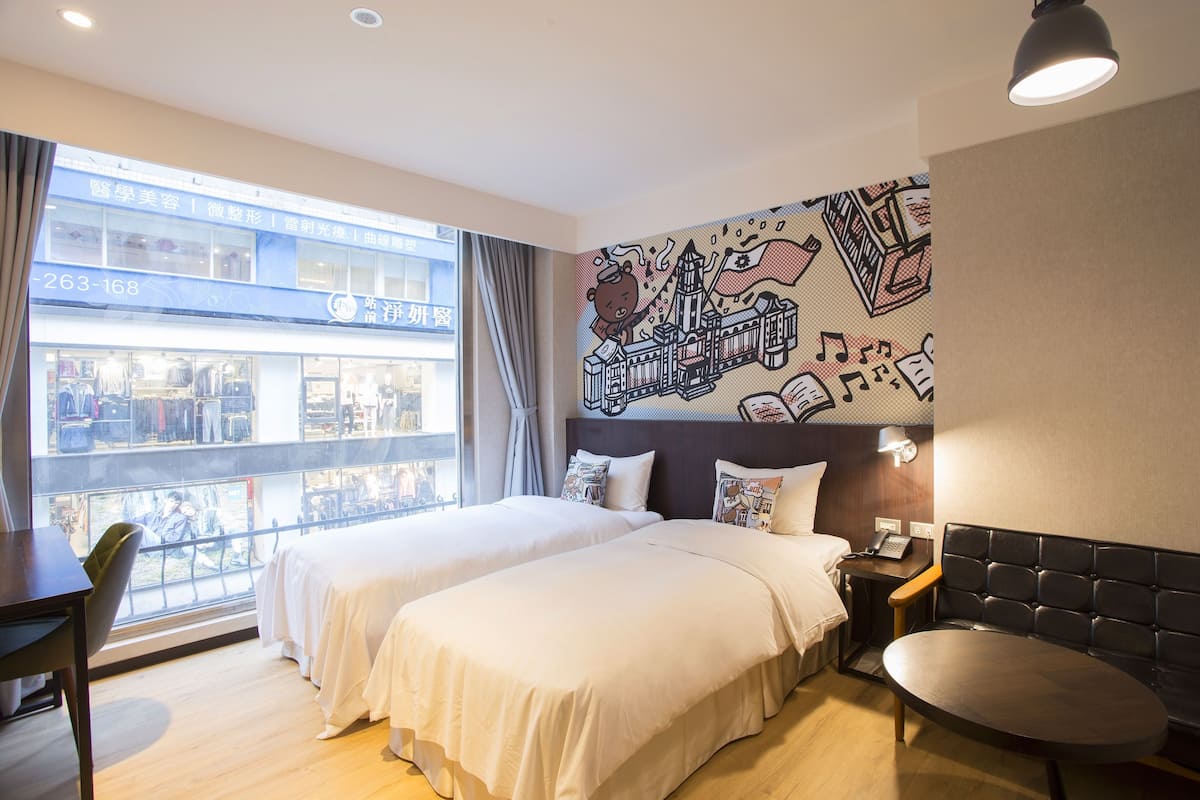 Business Twin Room, 2 Twin Beds | In-room safe, desk, free WiFi