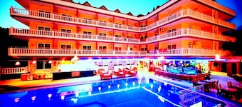 Mustis Royal Plaza