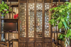 Suite | Living area | LCD TV - Hill Lily Courtyard (Beijing)