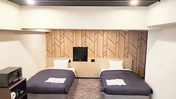 Japanese-Western Style Room, Non smoking | Individually furnished, desk, laptop workspace, free WiFi
