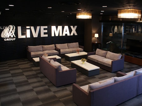 Lobby sitting area. HOTEL LiVEMAX Yokohama Tsurumi