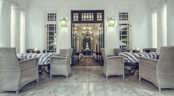 2 间餐厅，国际美食