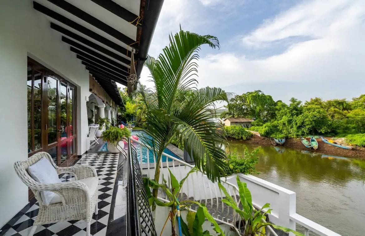 Premium Villa | Balcony