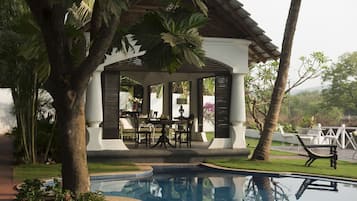 Poolside bar