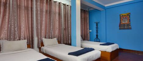 Dundyner, pengeskab på værelset, individuelt design, skrivebord