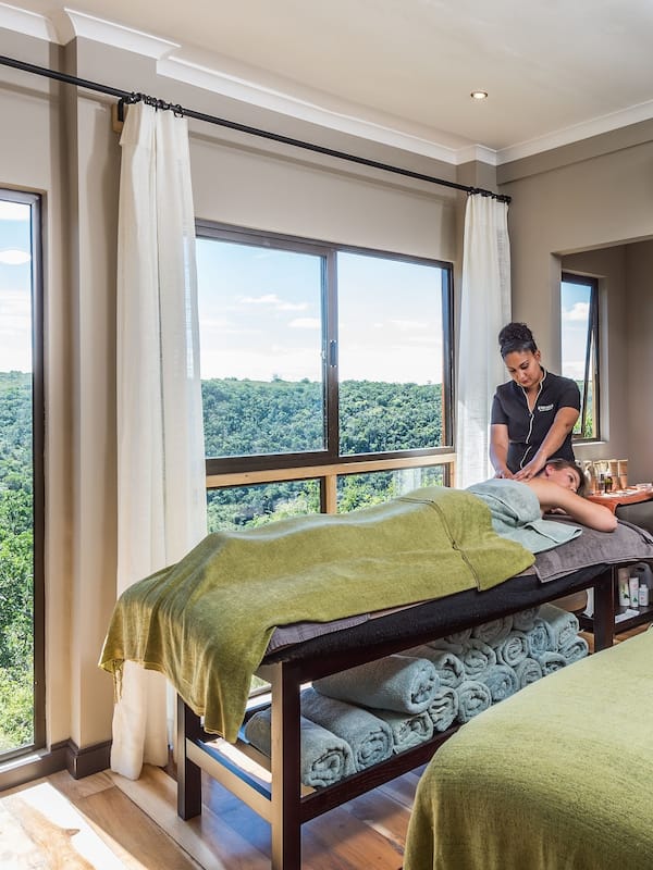 Couples treatment rooms, body treatments, aromatherapy