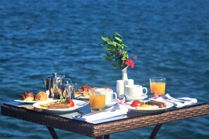 Breakfast, lunch, dinner served; pool views