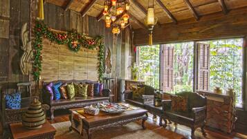 Melor, 2 Bedroom Villa | Individually decorated, individually furnished, desk, free WiFi