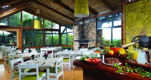 Desayuno completo gratuito y diario