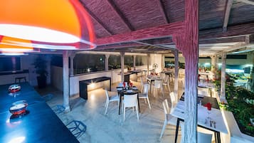 Food court