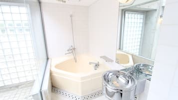 Ducha, artículos de tocador gratuitos, secador de pelo