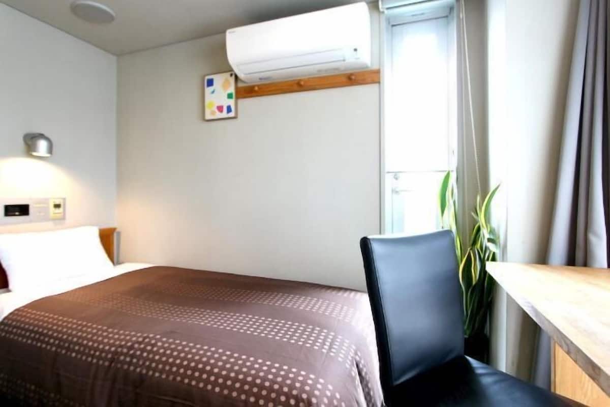 Bureau, Wi-Fi gratuit, draps fournis