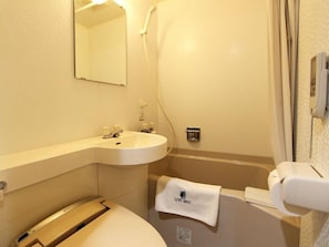Combined shower/bathtub, hair dryer, electronic bidet, towels - Hotel Livemax Budget Fuchu (Fuchu)
