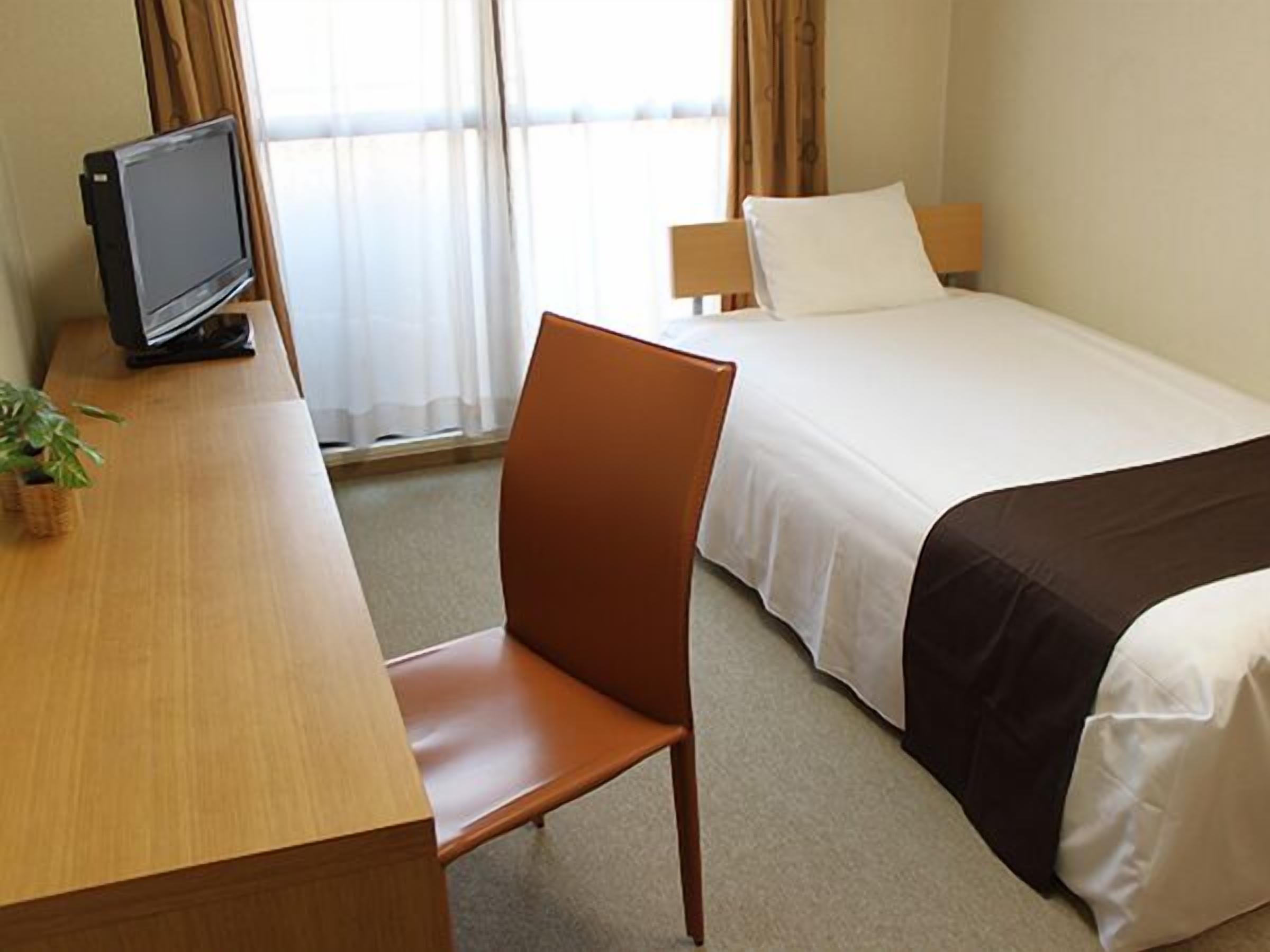 書桌、手提電腦工作空間、免費 Wi-Fi、床單