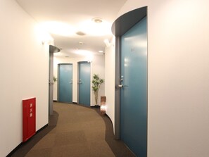 Hallway - HOTEL LiVEMAX Korakuen (Tokyo)