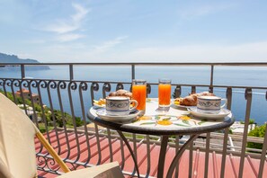 Appartement Confort, balcon, vue mer (3 persone) | Terrasse/Patio