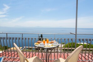 Family Apartment, Balcony, Sea View (3 persone) | Terrace/patio - Locanda Costa d'Amalfi (Amalfi)