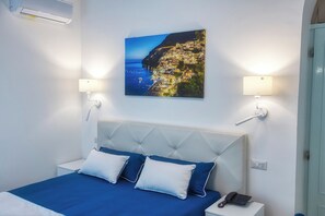 Standard Room, Terrace, Sea View | Minibar, iron/ironing board, free WiFi, bed sheets - Locanda Costa d'Amalfi (Amalfi)