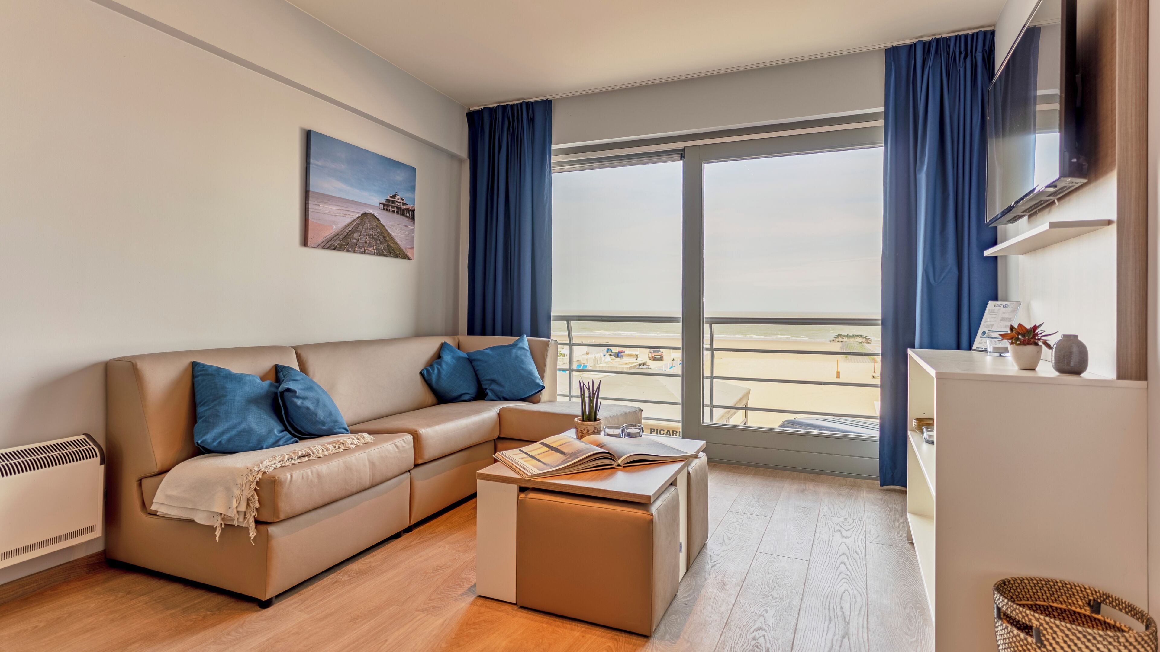 Suite with partial sea view without balcony | 4p | Sun deck