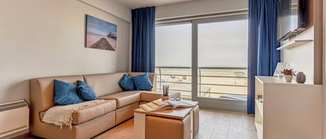 Suite with partial sea view without balcony | 4p | Sun deck