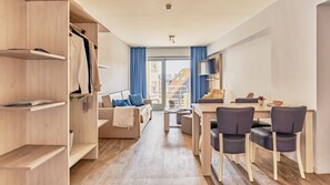 Suite with city view | 4p | View from room - Holiday Suites Blankenberge (Blankenberge)