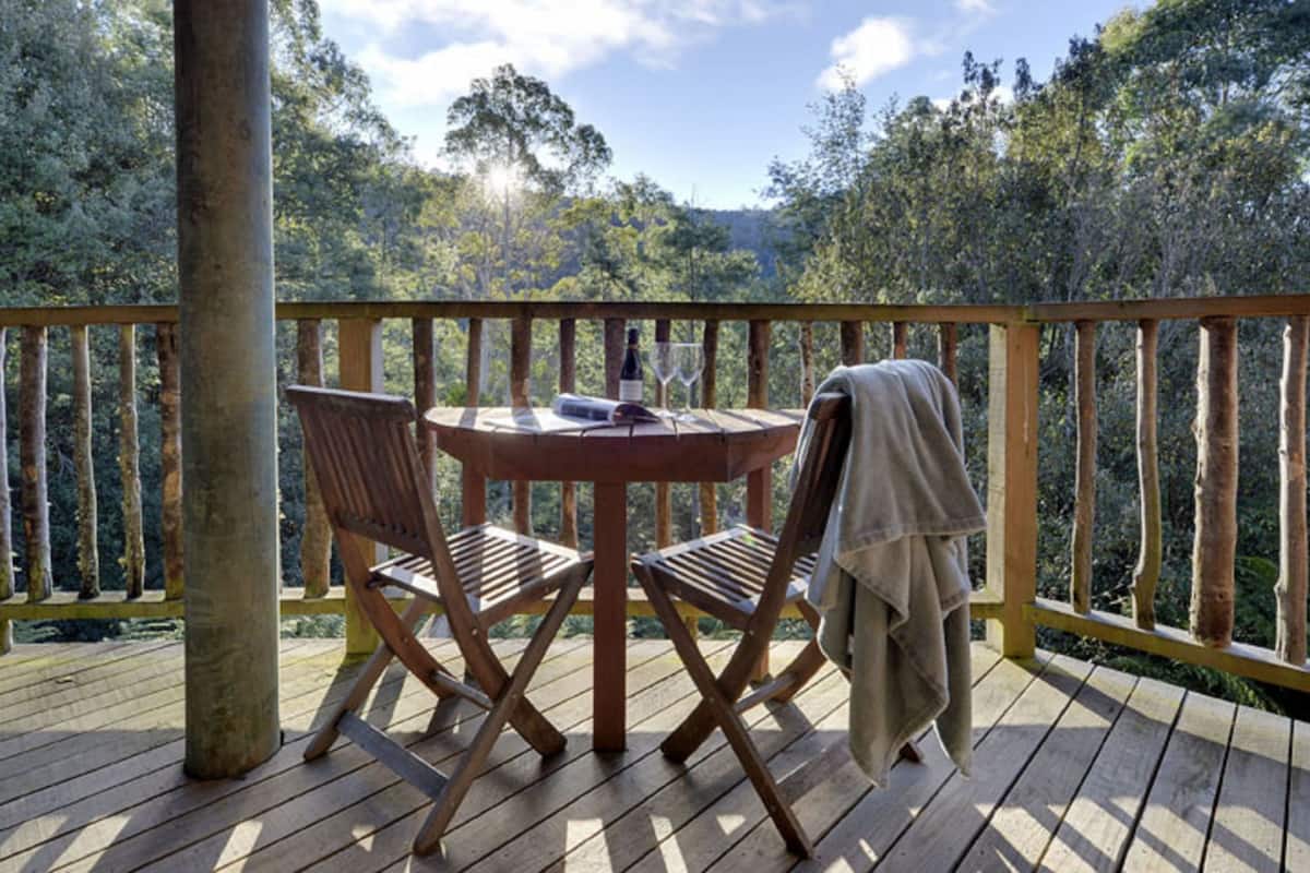 Luxury Suite, 1 King Bed, Jetted Tub, Hill View | In-room safe, desk, blackout drapes, iron/ironing board