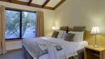 Coffres-forts dans les chambres, bureau, rideaux occultants