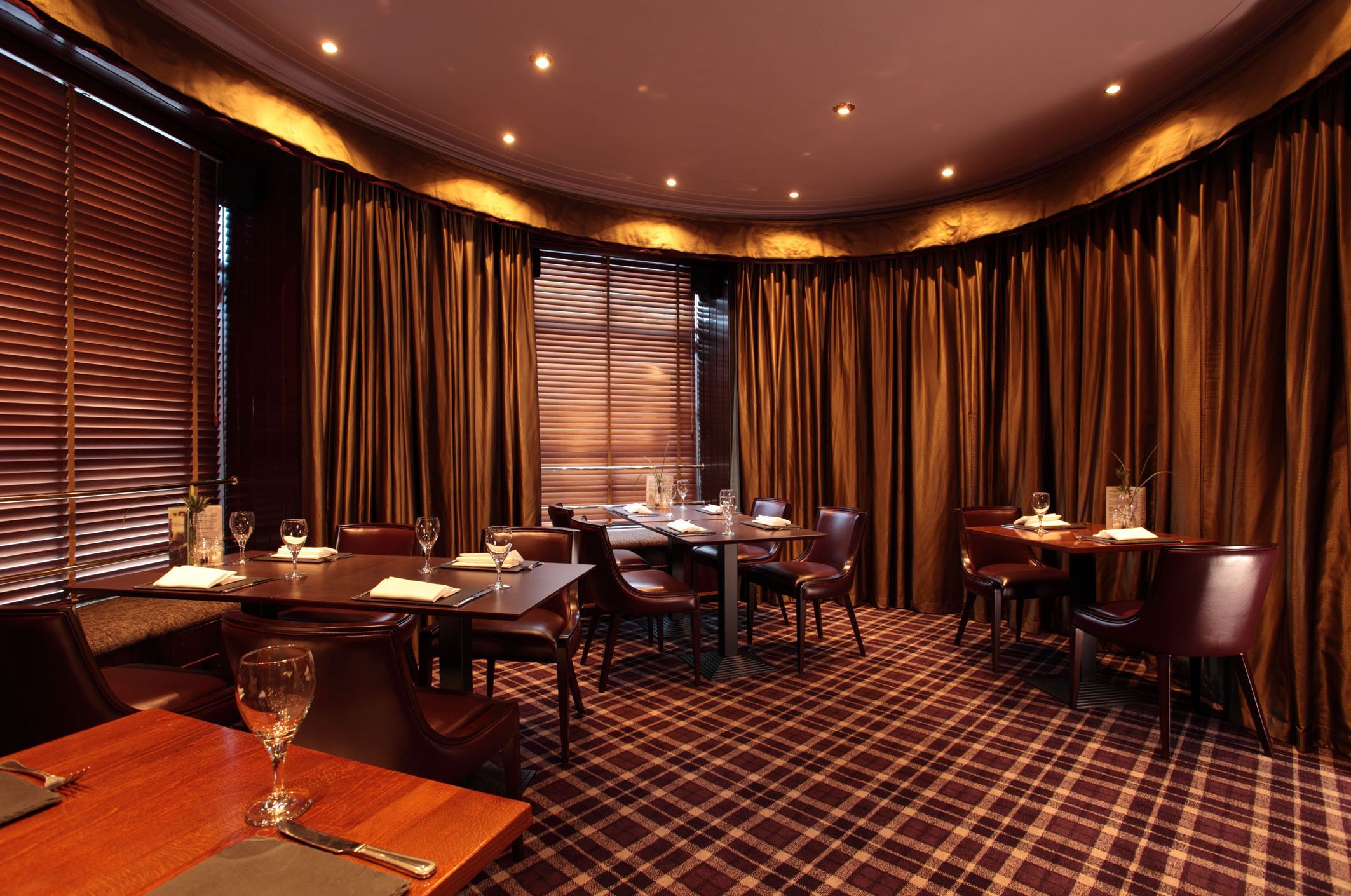 Daily English breakfast (GBP 14.95 per person)