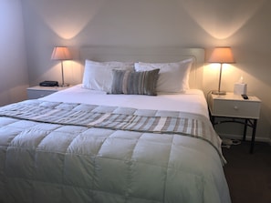 Departamento, 1 habitación | Escritorio, insonorización y tabla de planchar con plancha 