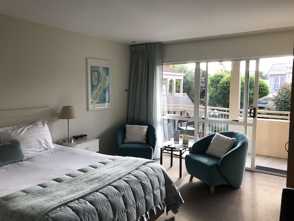 Studio, 1 Queen Bed | Living area - Tuscana Motor Lodge (Christchurch)