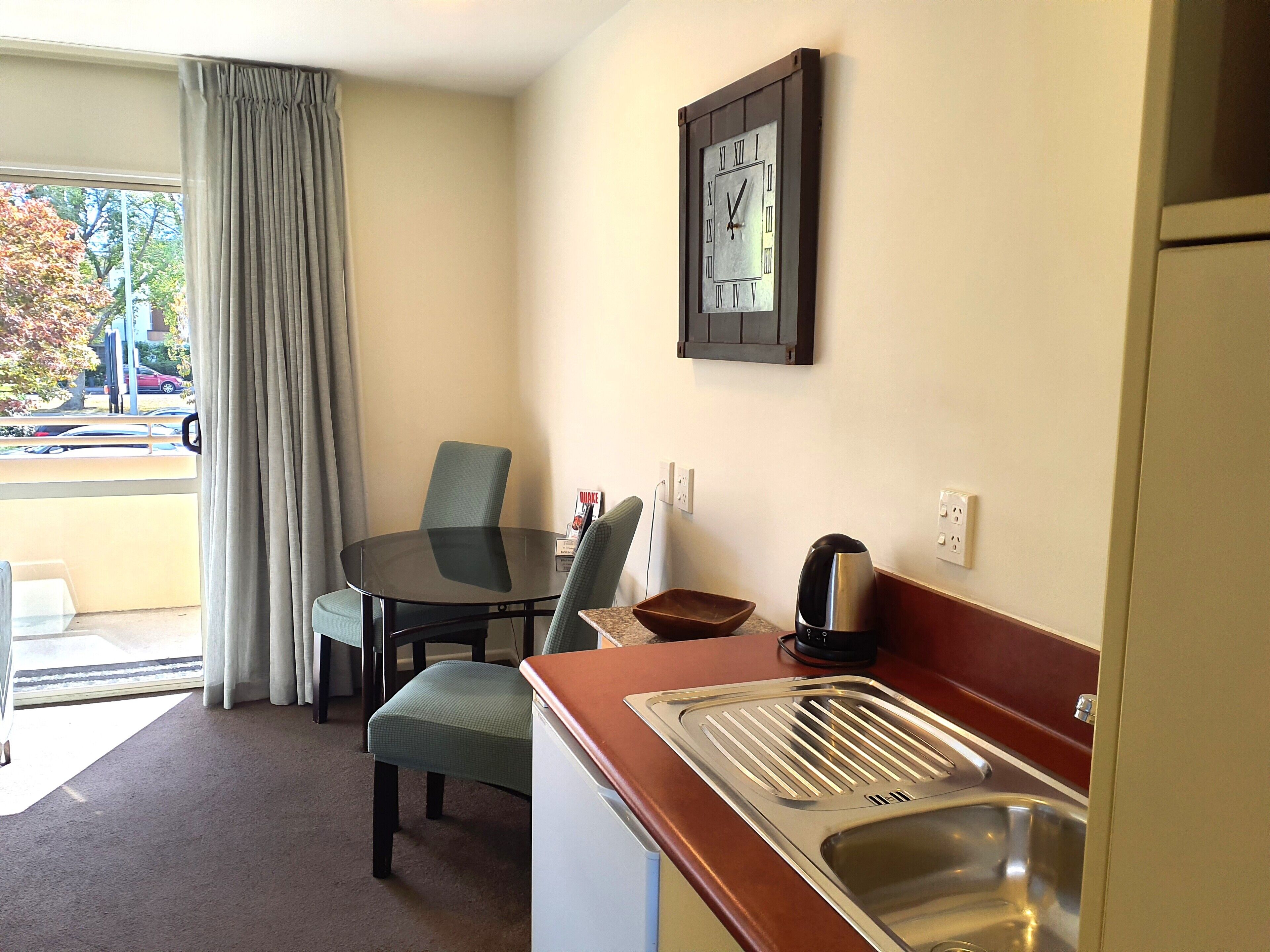 Apartment, 1 Bedroom | Desk, soundproofing, iron/ironing board, free cribs/infant beds