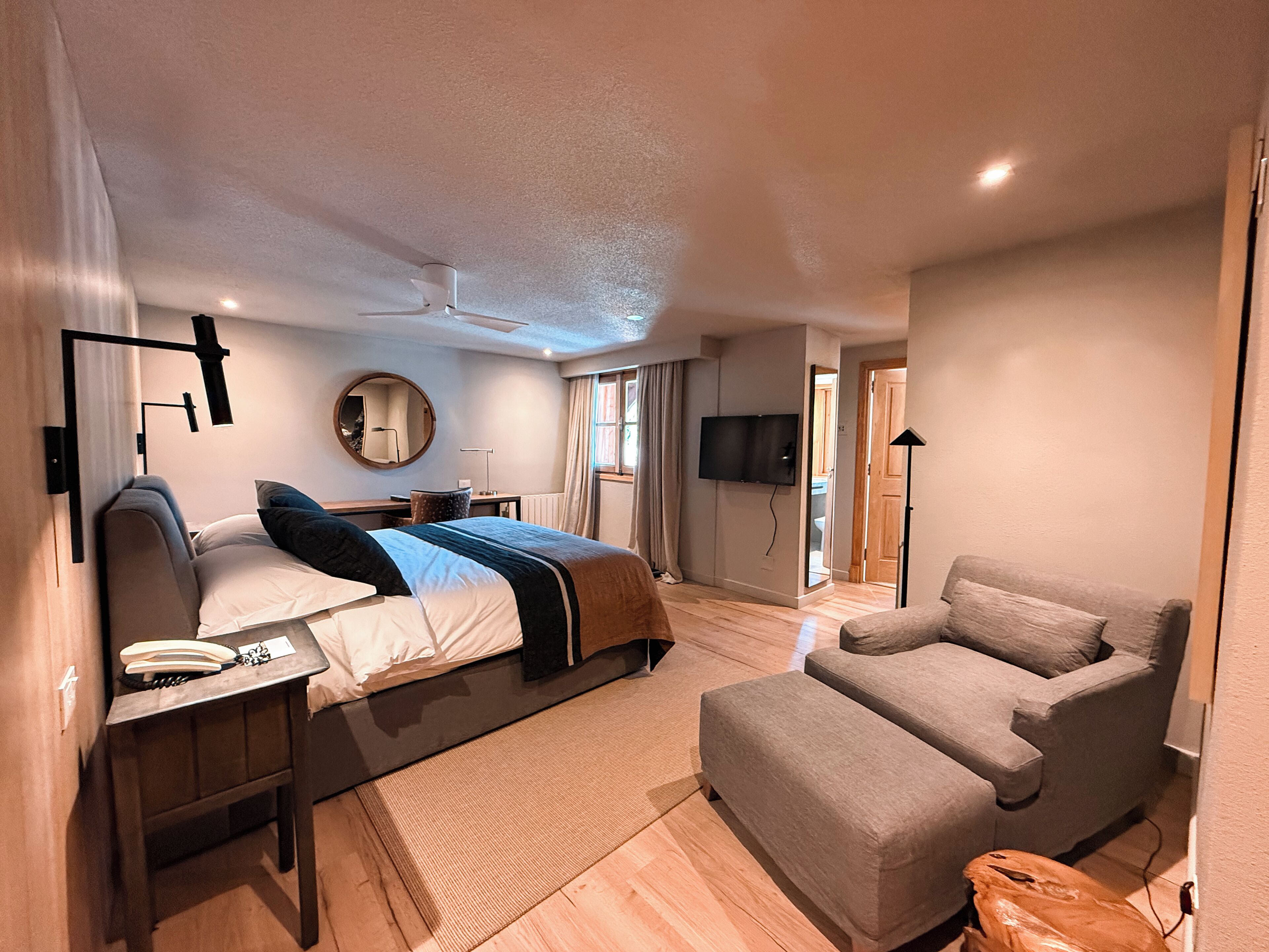 Premier Room | Premium bedding, minibar, in-room safe, blackout drapes