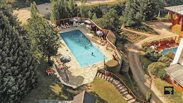 Indoor pool, outdoor pool