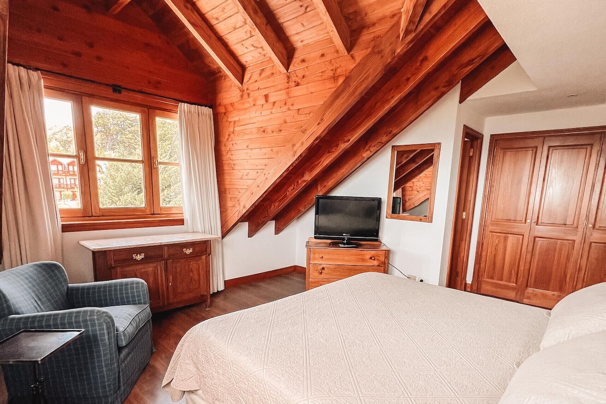 1 bedroom, premium bedding, minibar, in-room safe
